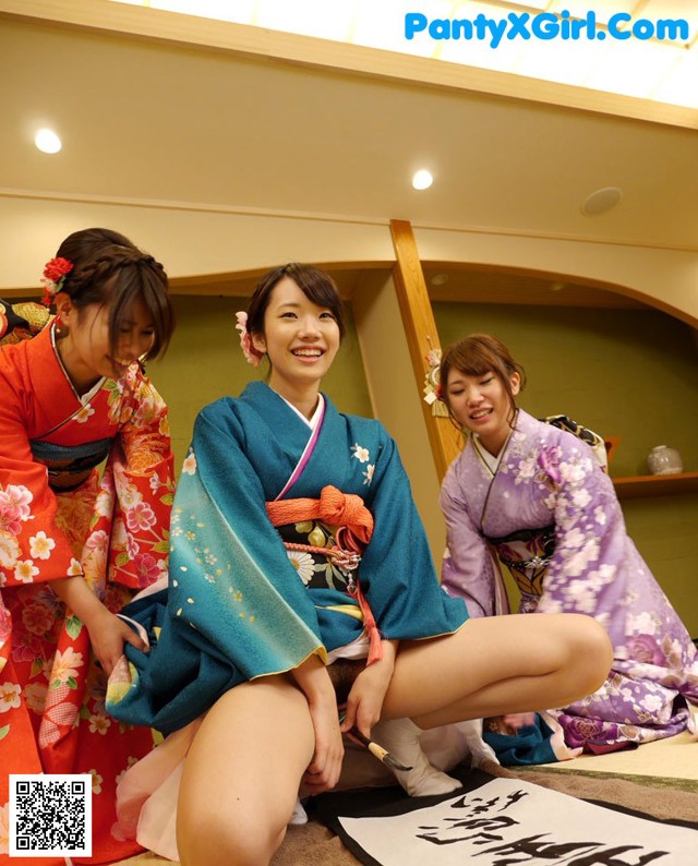 Yuko Okada Asuka Igawa Saki Shiina - Selfie Little Puffy No.cda97b
